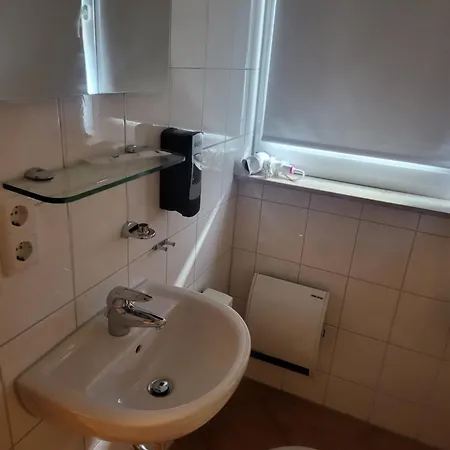 Ritters Weinstuben 호텔 *