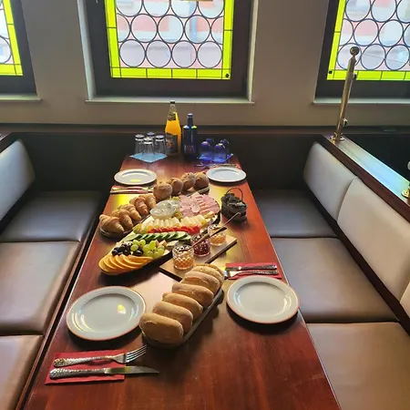 Ritters Weinstuben * 메르제부르크