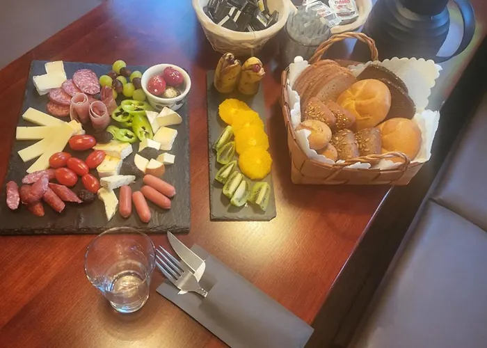 Ritters Weinstuben فندق *